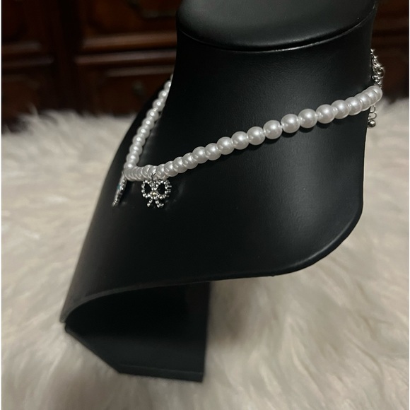 New Adjustable Hello Kitty Faux Pearl Necklace - Picture 2 of 6